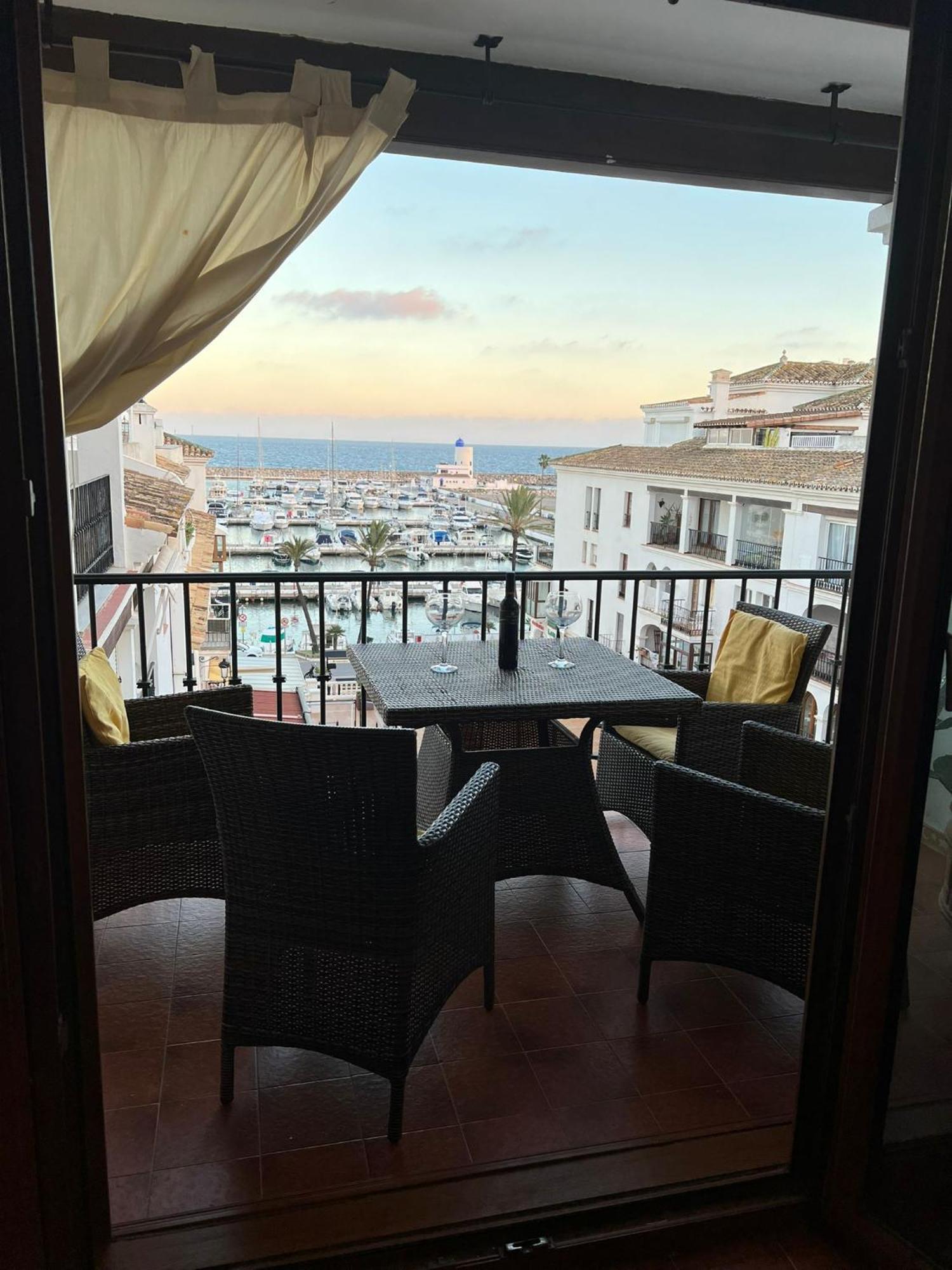 Cn-340 Suites Estepona Exteriör bild