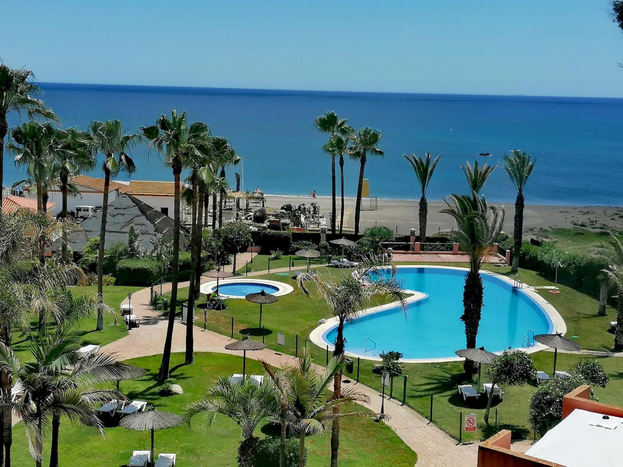 Cn-340 Suites Estepona Exteriör bild