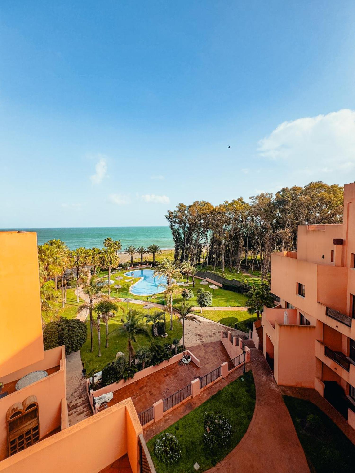 Cn-340 Suites Estepona Exteriör bild